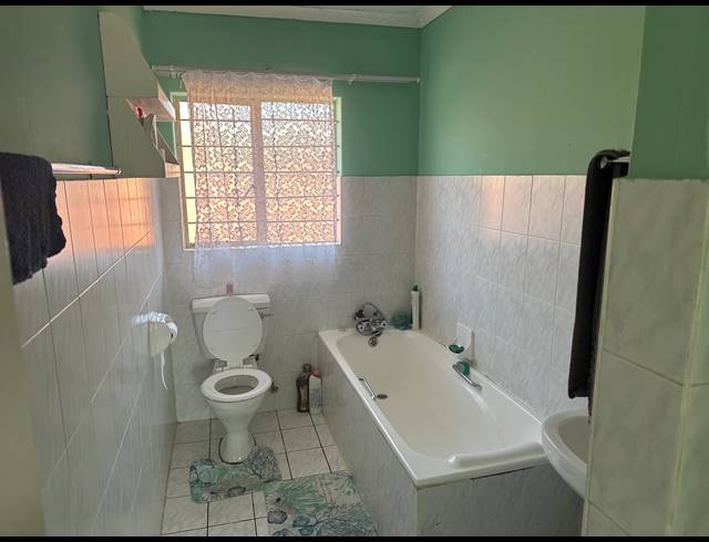 3 BEDROOM GATED ESTATE FOR SALE IN THE ORCHARDS